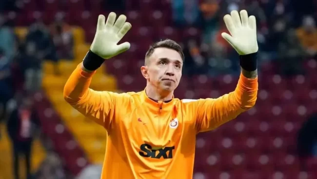 muslera futbolu bırakıyor