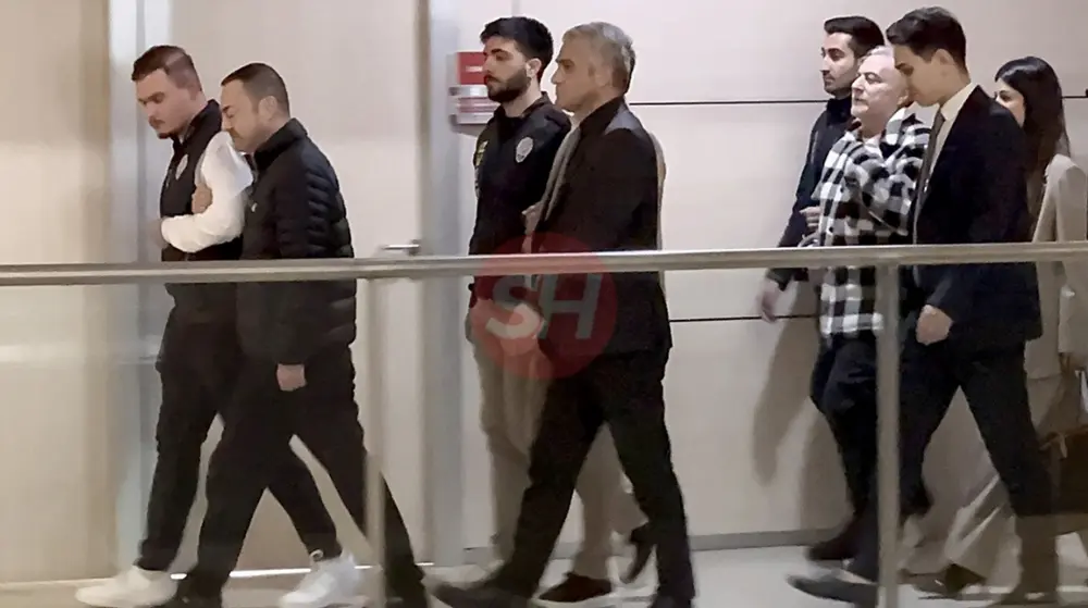 Serdar Ortaç Son Dakika Gelişmeleri: Yasa Dışı Bahis Soruşturması ve Ev Hapsi Kararı Serdar Ortaç Son Dakika Gelişmeleri: Yasa Dışı Bahis Soruşturması ve Ev Hapsi Kararı