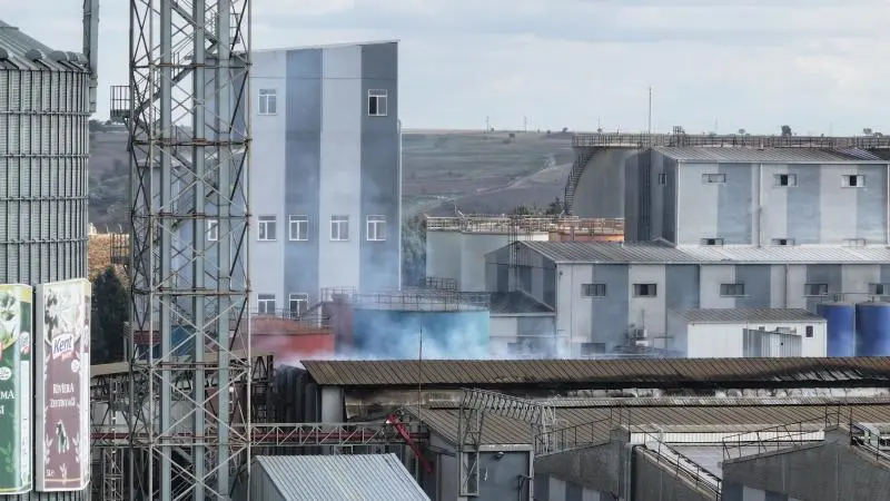 Edirne’de Yağ Fabrikasında Patlama: 2 İşçi Yaralandı Edirne’de Yağ Fabrikasında Patlama: 2 İşçi Yaralandı
